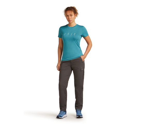 150 Tee Snow Day stuttermabolur dömu