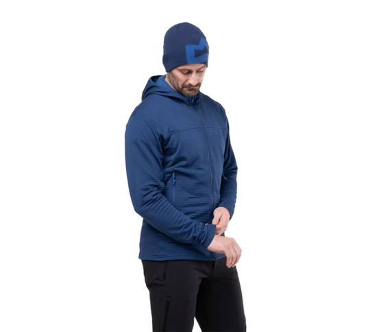 Apiro rennd hettupeysa