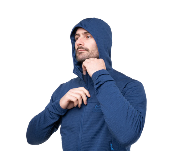 Apiro rennd hettupeysa