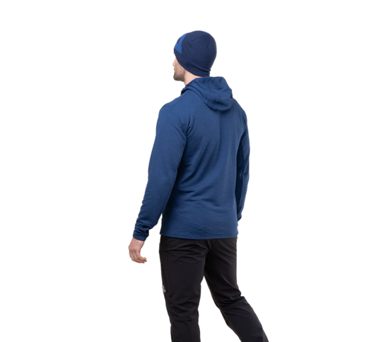 Apiro rennd hettupeysa