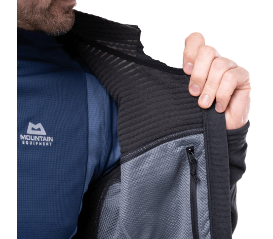 Apiro rennd hettupeysa